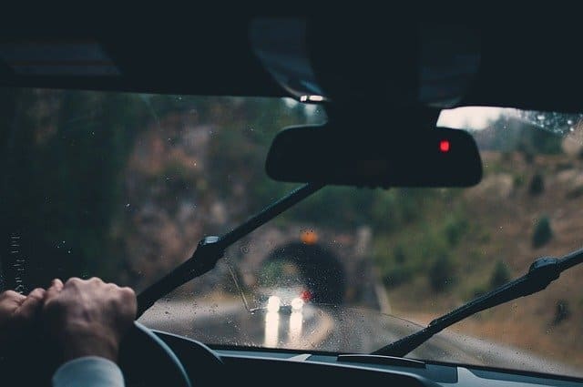 雨の日の車中泊も快適に キャンピングカーの雨対策まとめ Camp Ride キャンプライド